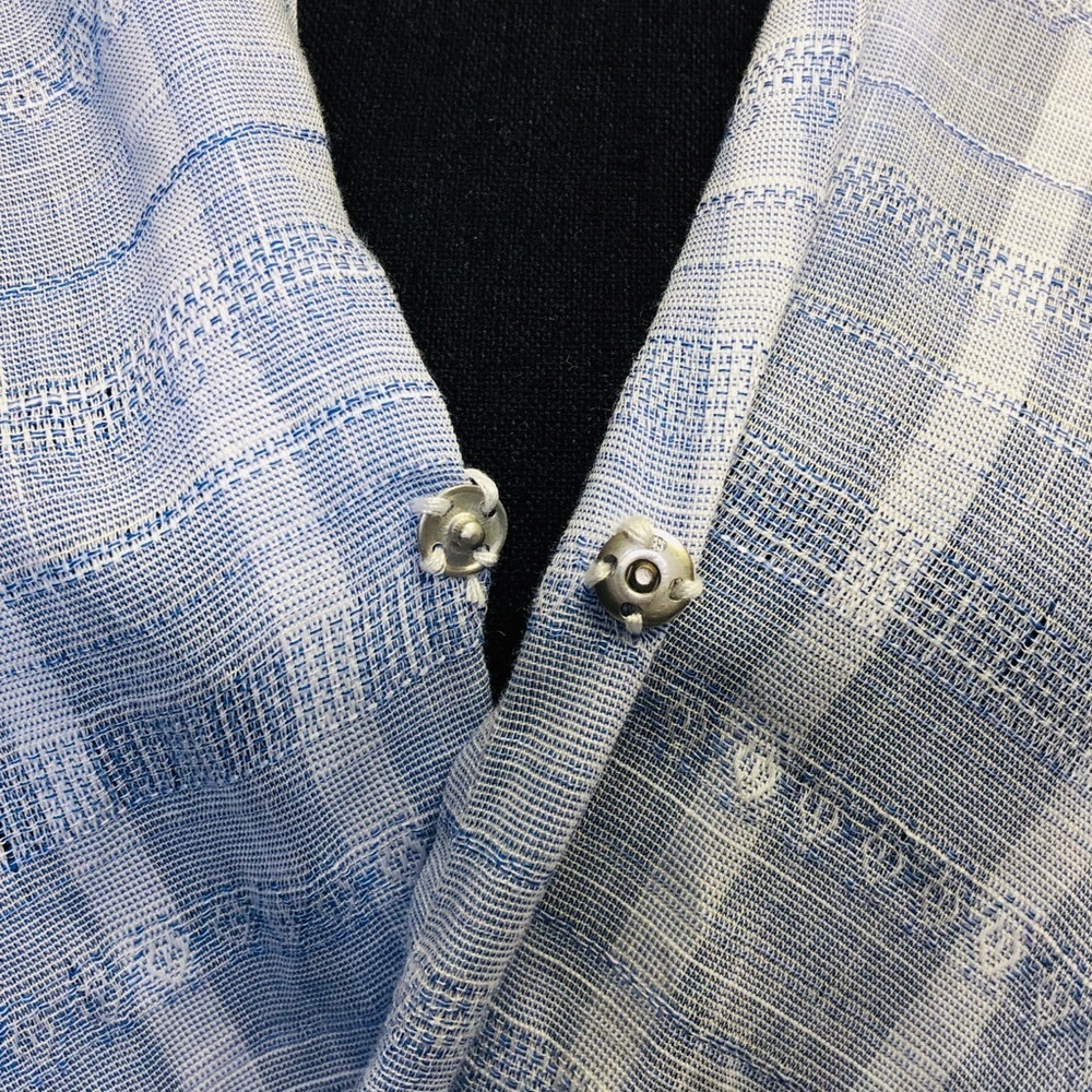 New! Francesca’s Chambray Sleeveless Blouse - Picture 6 of 7
